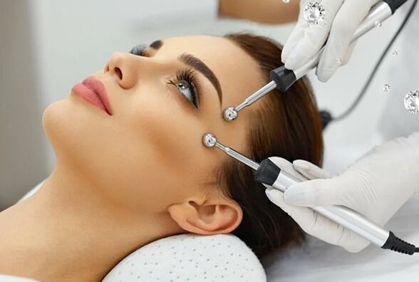 Terapi arus mikro - metode perangkat keras peremajaan kulit wajah